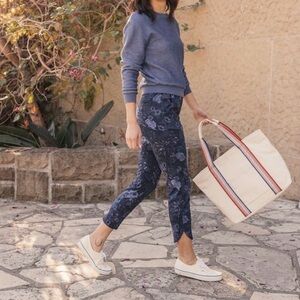 Marine Layer Navy Floral re-spun Allison pant, size large.